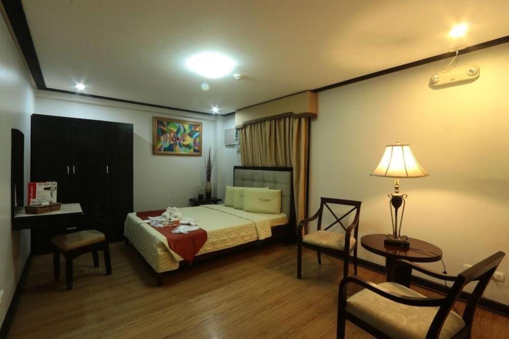 D' Leonor Hotel Davao City Eksteriør billede